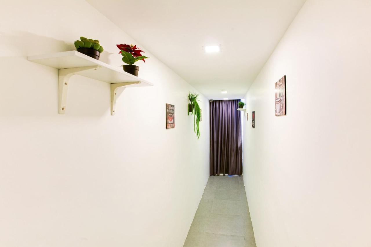 Oyo 89631 988 Hotel Johor Bahru Exterior foto